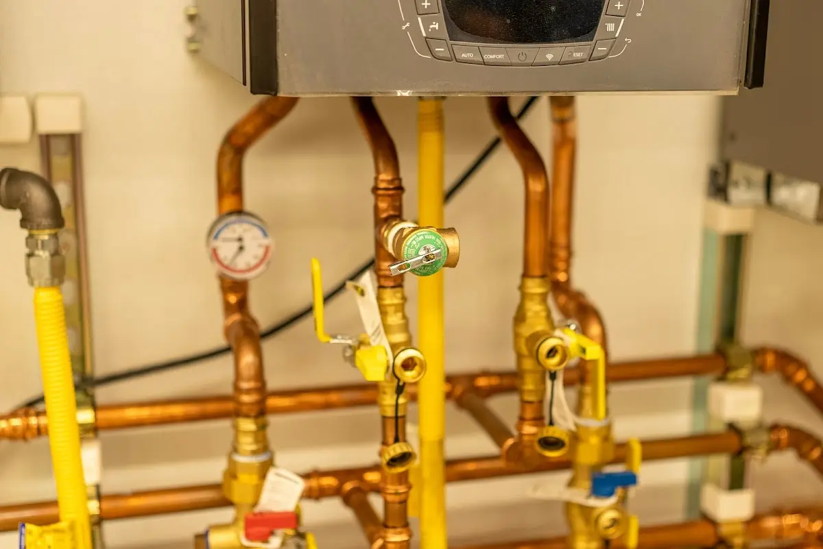 Licensed technician providing Slab Leak Repair for a homeowner in Bisbee